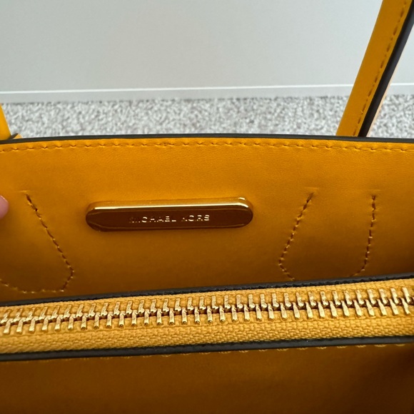 Michael Kors Mercer Purse - Picture 3 of 4